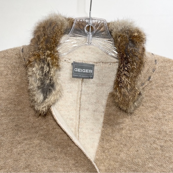 Geiger wool jacket, made in Austria, real fur trim, snap closures, tan & gray - Picture 3 of 13